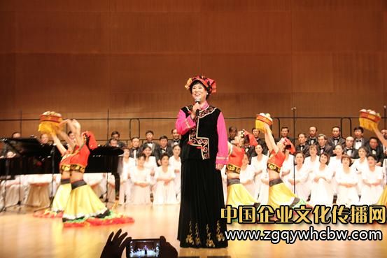 鄧玉華演繹《情深意長》.JPG