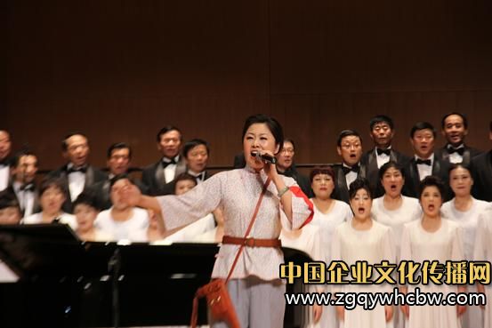 鄧玉華演繹《情深意長》.JPG