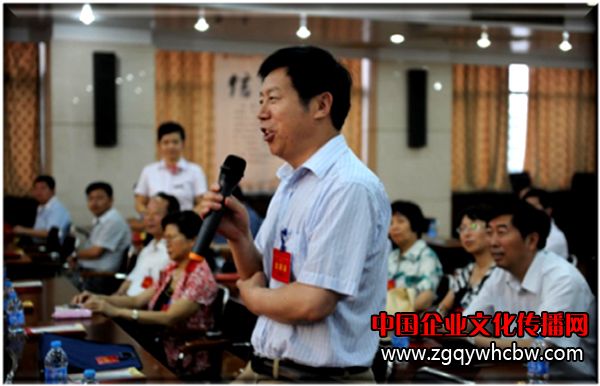 2012年6月18日,中宣部中央文明辦領(lǐng)導觀摩江南銀行道德講堂建設成果。.jpg