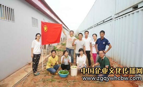 中鐵十四局建筑工程公司安哥拉項(xiàng)目“雷鋒月”活動圖.JPG