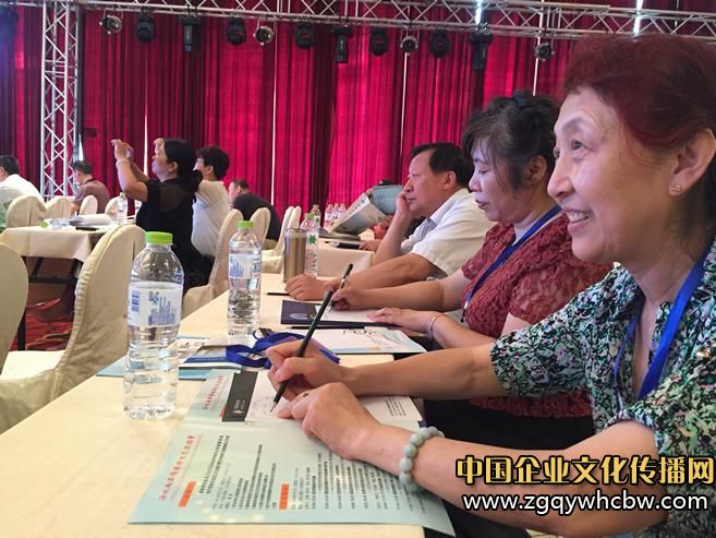 王杏枝主任、陳晏主任與陳英笙主任在大會(huì)現(xiàn)場(chǎng).JPG