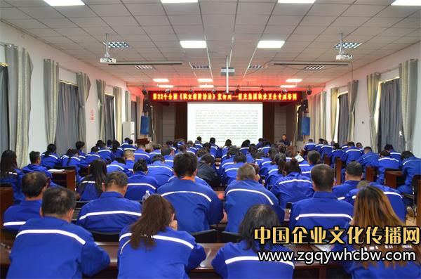 圖為銀光公司在開展<a href=http://www.gydzpom.com/ztb/2014-02-25/2249.html target=_blank class=infotextkey>專題</a>培訓.jpg
